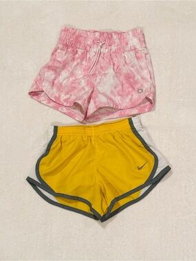 XS Athletic Shorts Nike Girls Yellow Athletic Shorts and Gap Kids Pink Tie-Dye